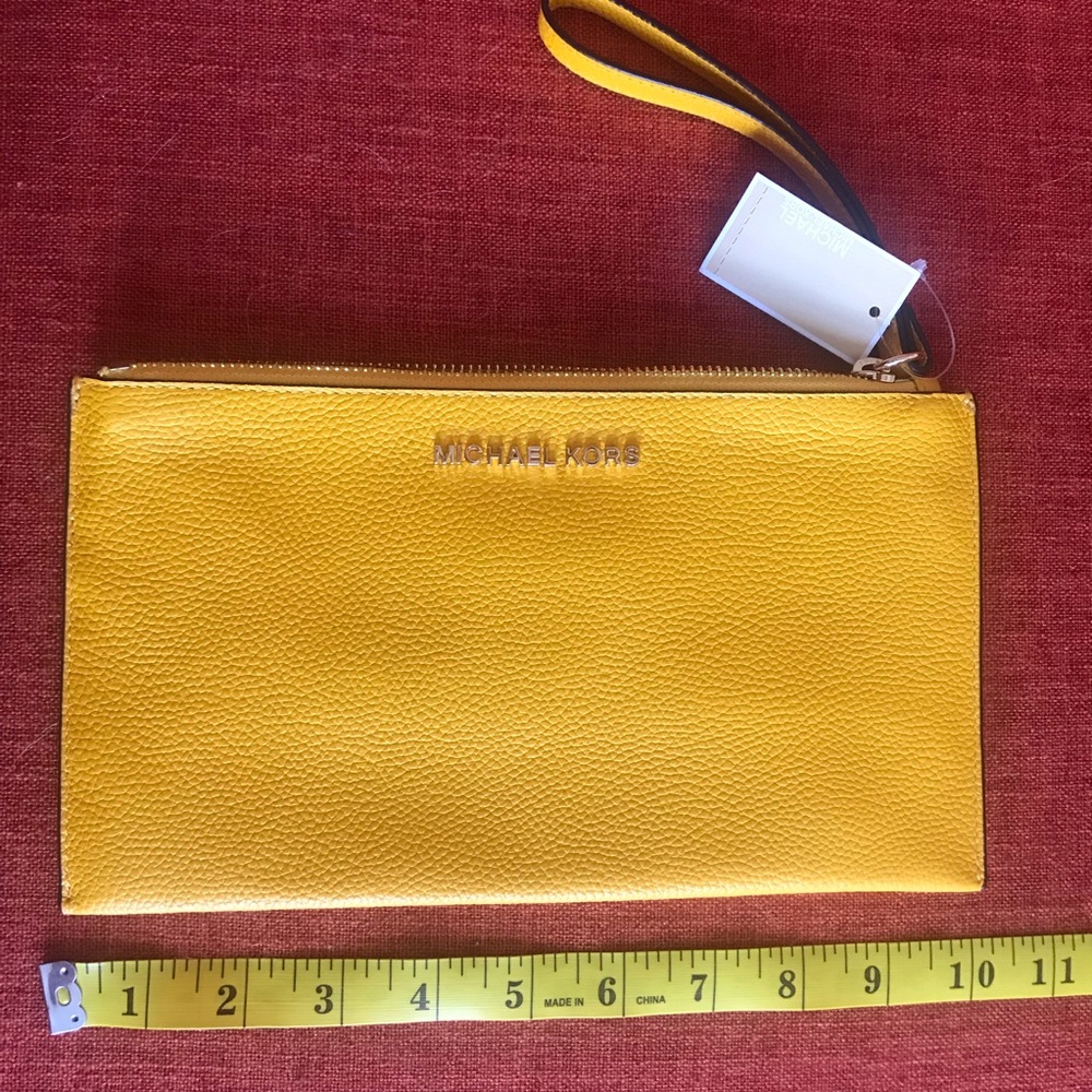 Michael Kors Jet Set Large Zip Clutch Wristlet